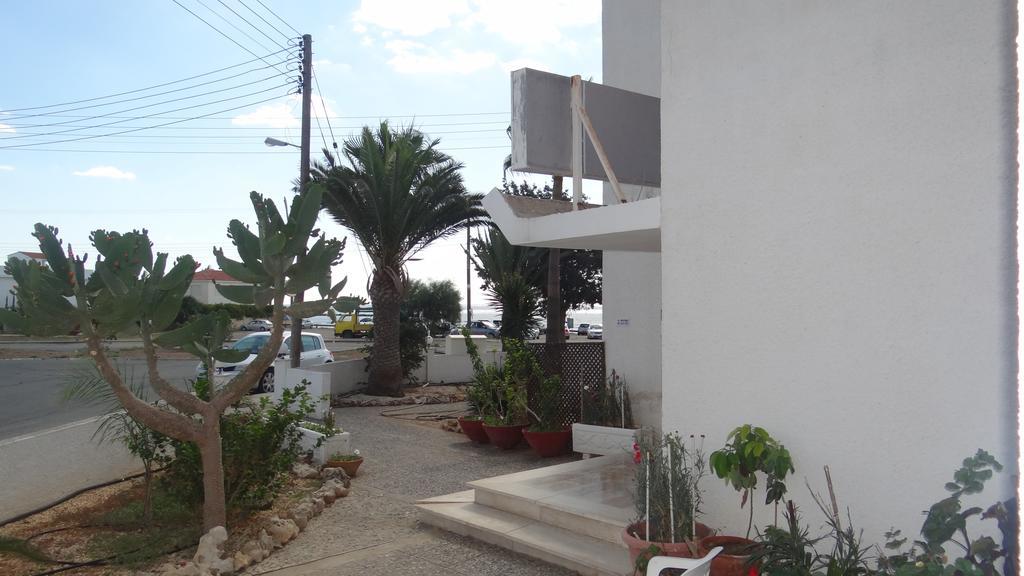 Klashiana Hotel Apartments Oroklini Exterior foto
